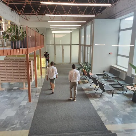 Axiom - Zenith Iv - Netflix, Hbo, Champagne דירה