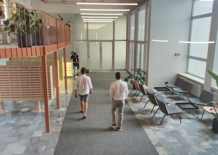 Axiom - Zenith Iv - Netflix, Hbo, Champagne 아파트