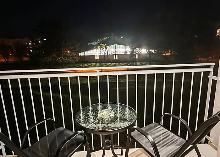 Axiom - Zenith Iv - Netflix, Hbo, Champagne * 코시체